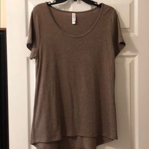 LulaRoe Medium Classic tee